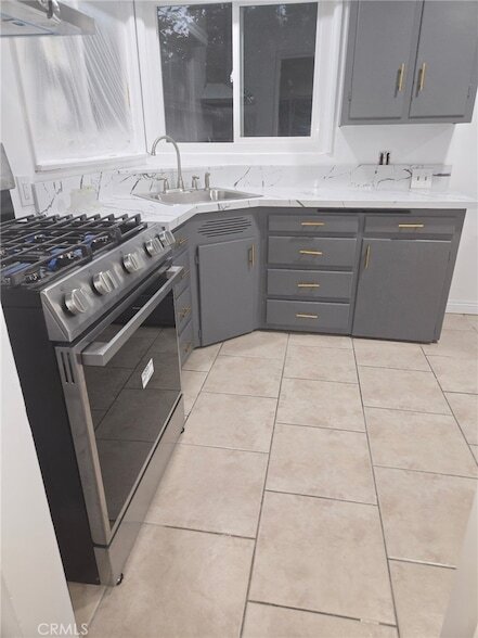 Building Photo - 656 W 33rd St