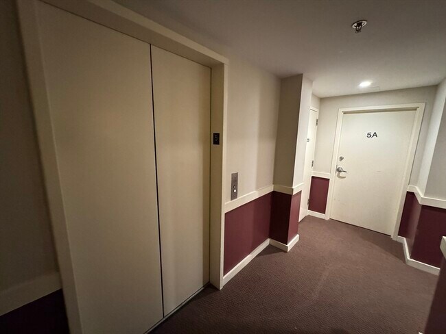 Building Photo - 534 Commonwealth Ave