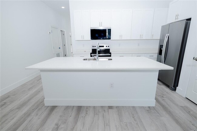 Building Photo - 9298 N Mendoza Way