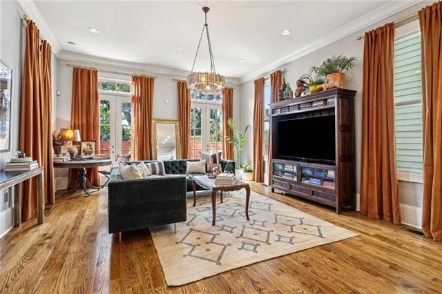 Building Photo - 3942 Burgundy St