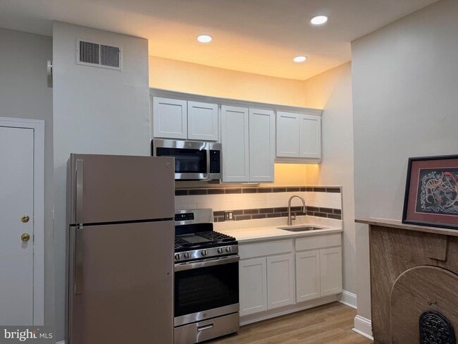 Building Photo - 2439 Maryland Ave