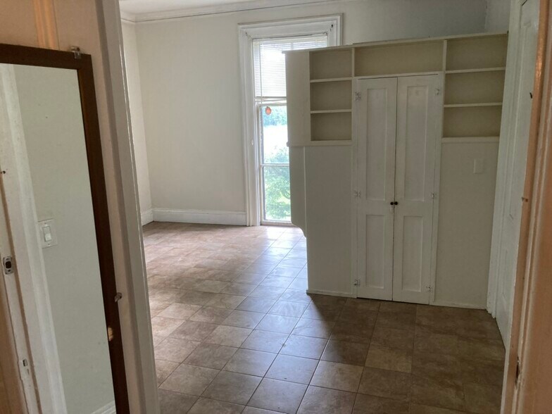 Building Photo - 115 Northampton Rd