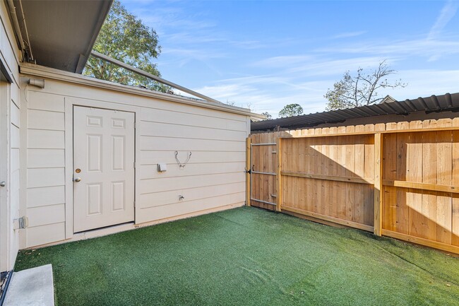 Building Photo - 14707 Barryknoll Ln