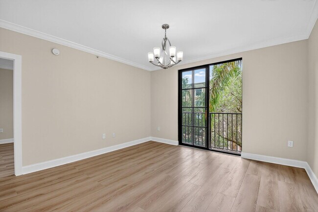 Building Photo - 630 S Sapodilla Ave