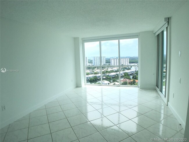 Building Photo - 16400 Collins Ave