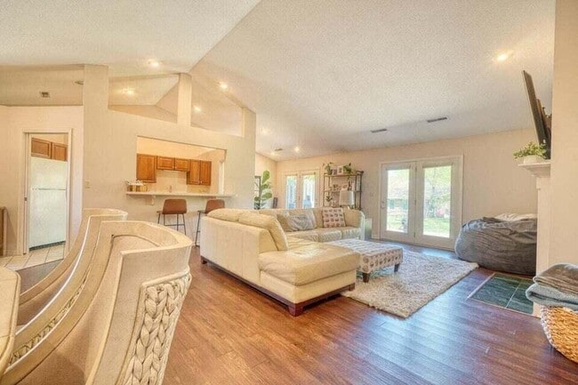 Building Photo - 3636 Augusta Dr