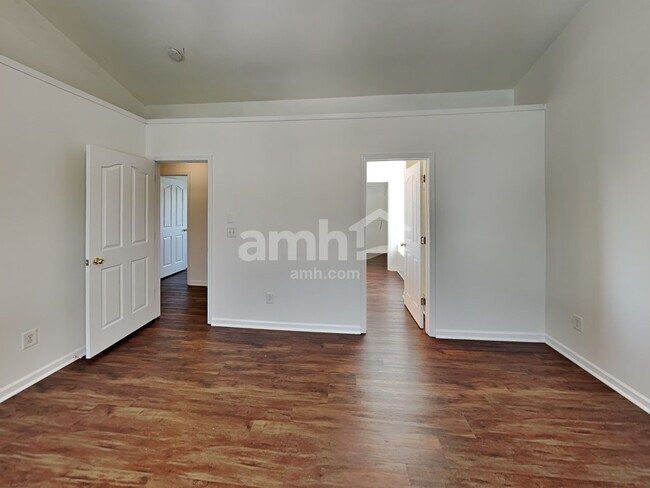 Building Photo - 130 Nevis Ln