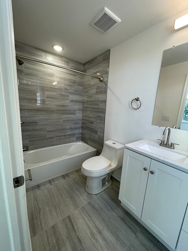 Building Photo - 1325 Rodman St