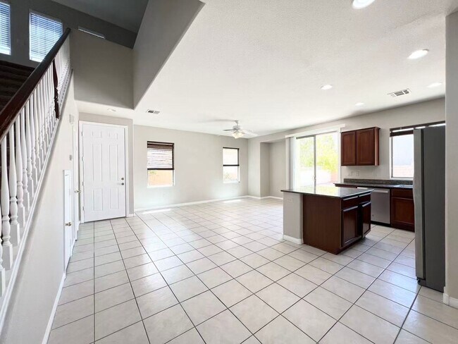 Building Photo - Beautiful single family Home in the SW Gated Community