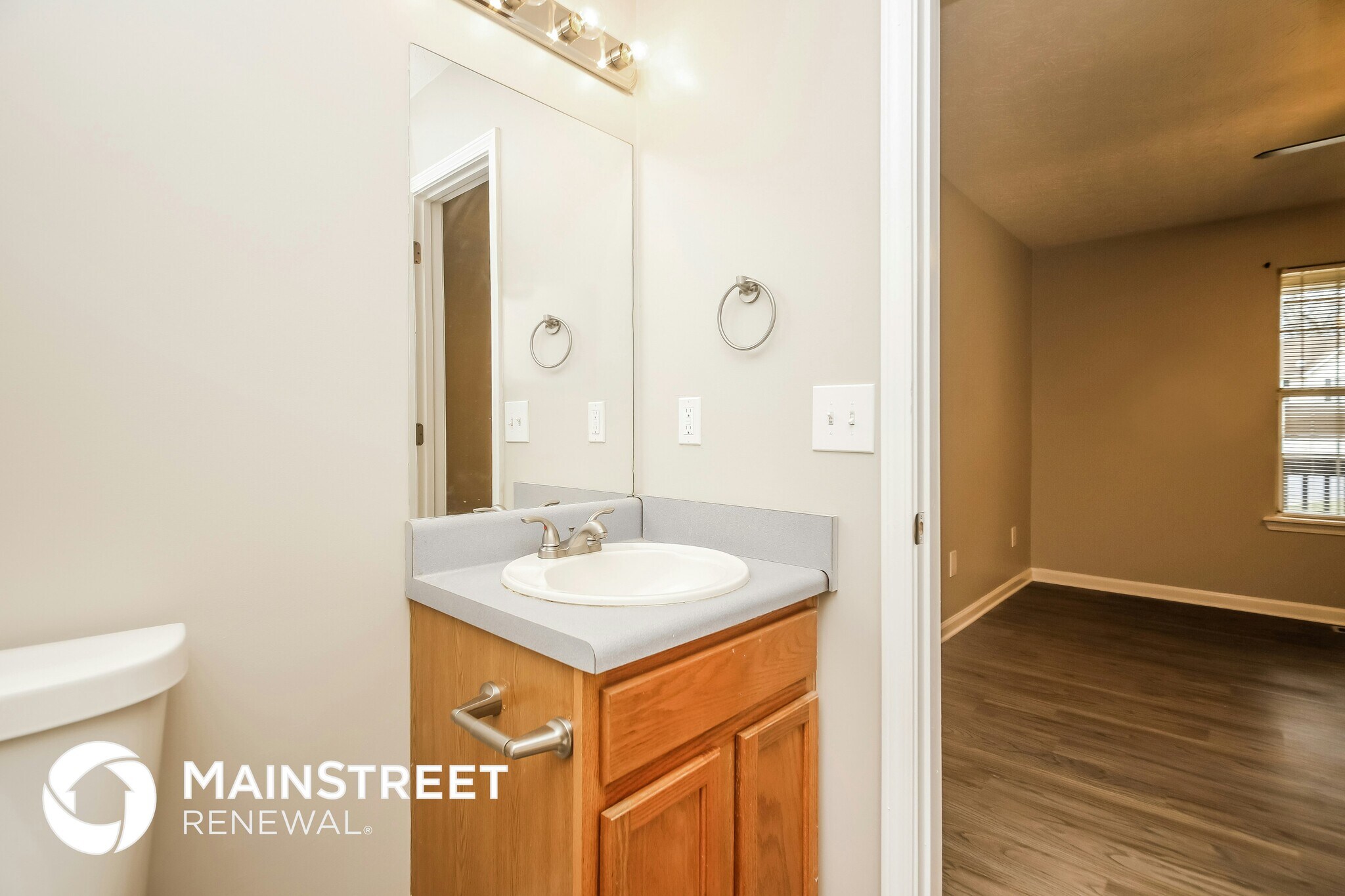 Building Photo - 221 Beechwood Ln