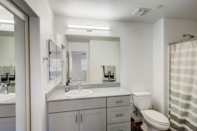 Building Photo - Modern Comfort in Las Vegas: 3-Bedroom Gem with Pool Access