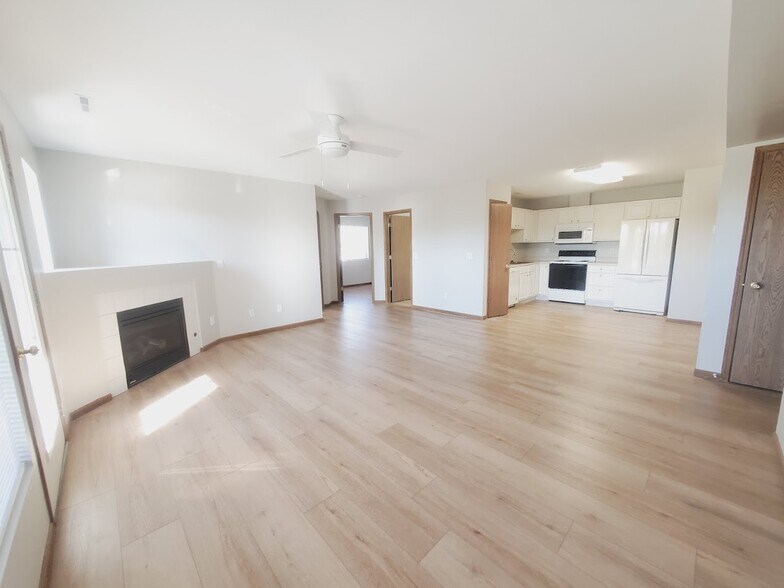 Building Photo - 1200 Murray St NE