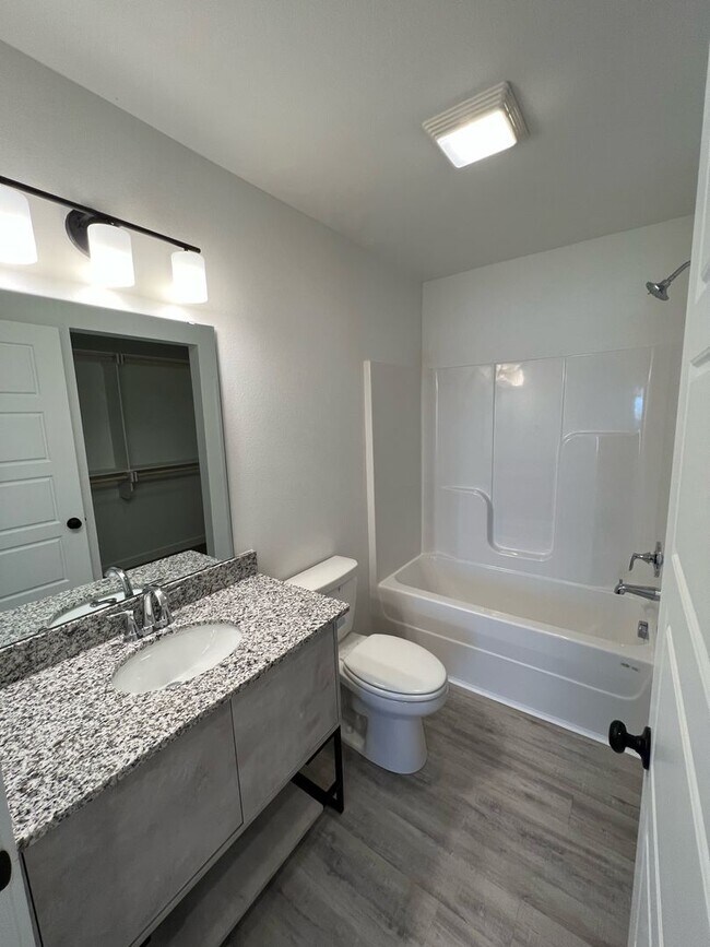 Building Photo - LEASING SPECIAL! 1/2 OFF FIRST MONTHS RENT - Featherston Village - Modern Living - 2 Bedroom/2.5 ...