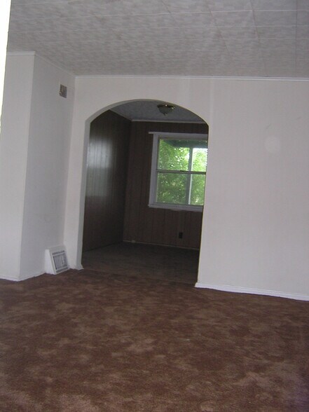 Building Photo - 3827 Saint Margaret St