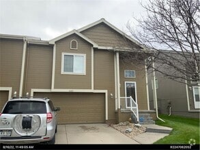 Building Photo - Beautiful 3 bed, 2 bath house at $2200