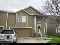 Building Photo - Beautiful 3 bed, 2 bath house at $2200