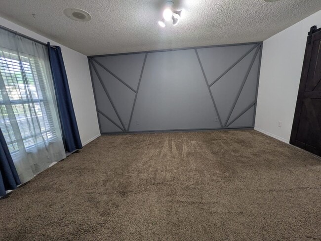 Building Photo - 4537 Malik Cresent