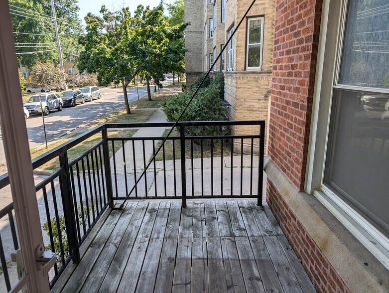 Building Photo - 142 Elmwood Ave