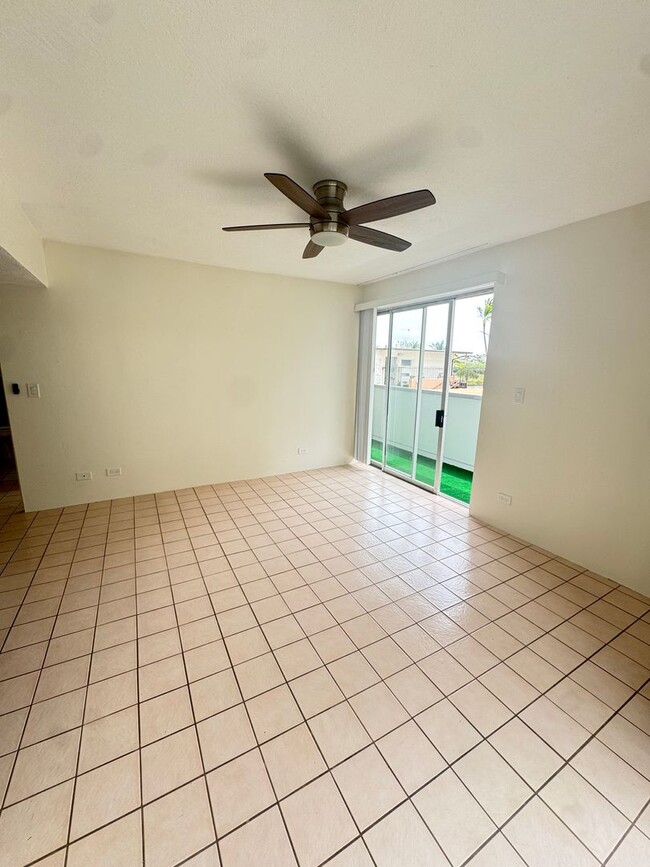 Building Photo - PET FRIENDLY 3 Bed, 1 Bath, 1 parking ELECTRIC INCLUDED