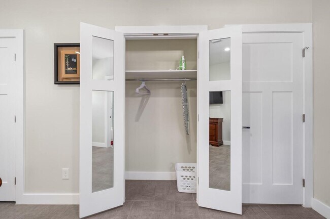 Building Photo - 7101 Foster St