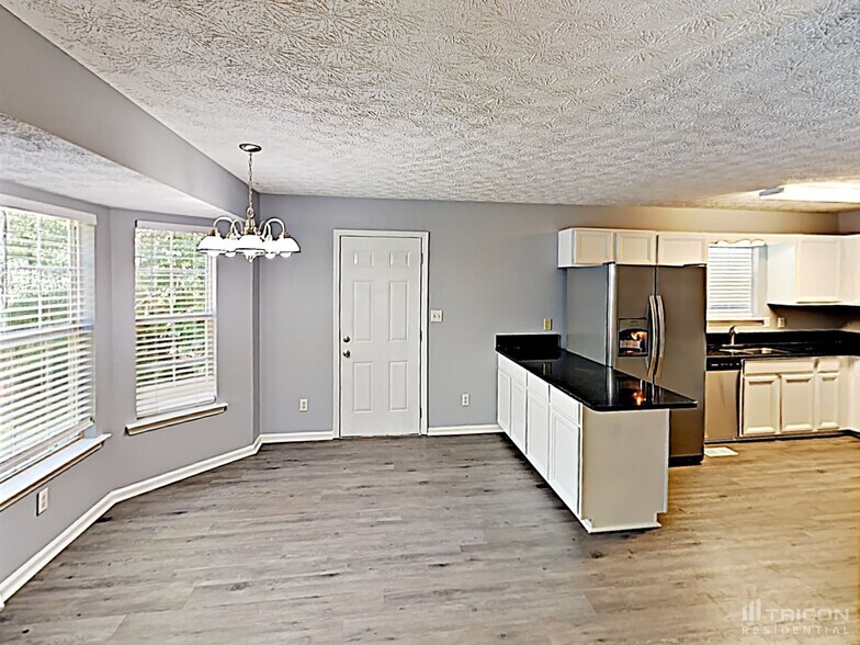 Building Photo - 384 Thornbrooke Dr