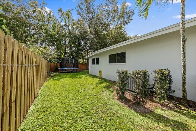 Building Photo - 11725 SW 81st Rd
