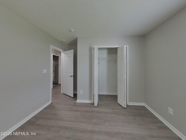 Building Photo - 3208 Ginny Lake Dr