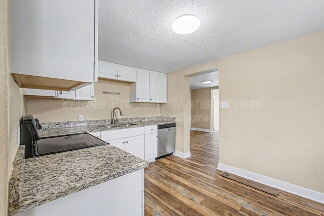 Building Photo - 3130 W Longfellow Pl