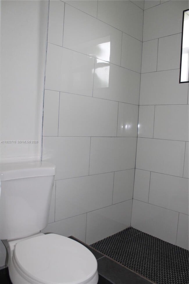 Building Photo - 5140 SW 40th Ave