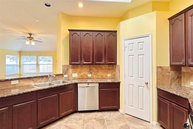 Building Photo - 24535 Sawgrass Meadow Ln
