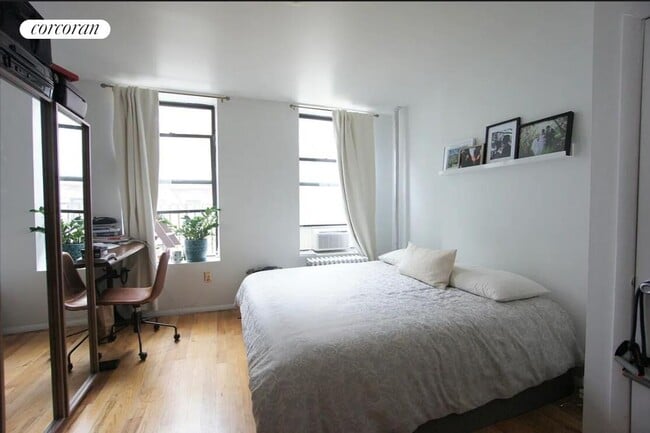 Building Photo - 313 W 114th St