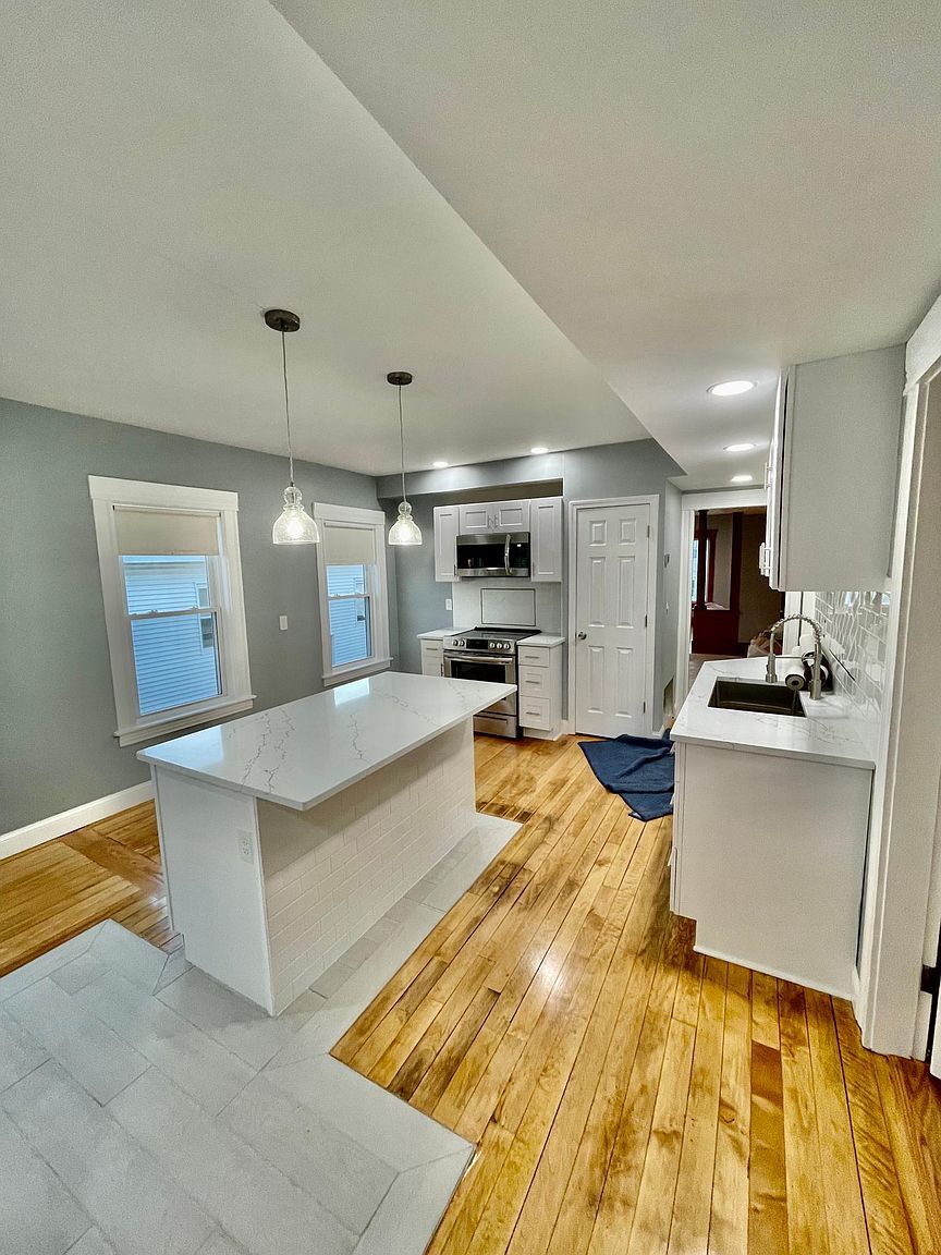 Building Photo - 47 Freeland St