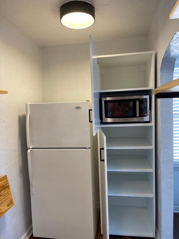 Building Photo - 2515 N Harvey Ave