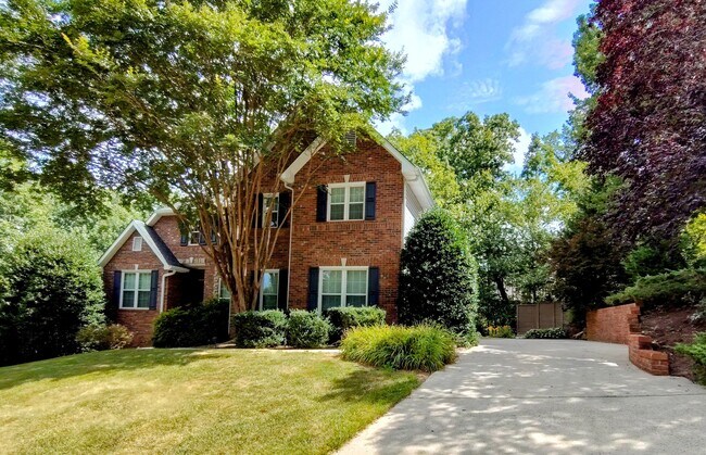 Building Photo - 2108 Valley Dale Ln