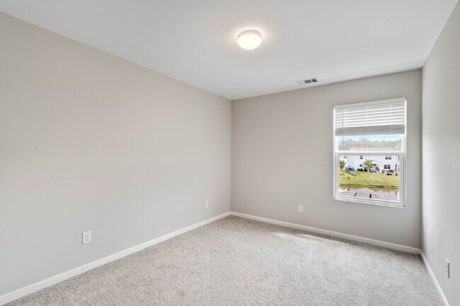 Building Photo - 23 Toxaway Ln