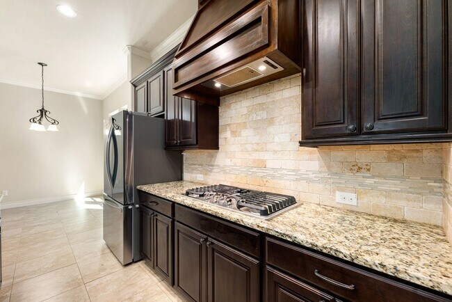 Building Photo - 32 Evangeline Blvd