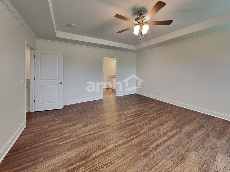 Building Photo - 2008 Bennett Dr