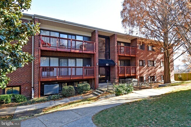 Building Photo - 53 Skyhill Rd