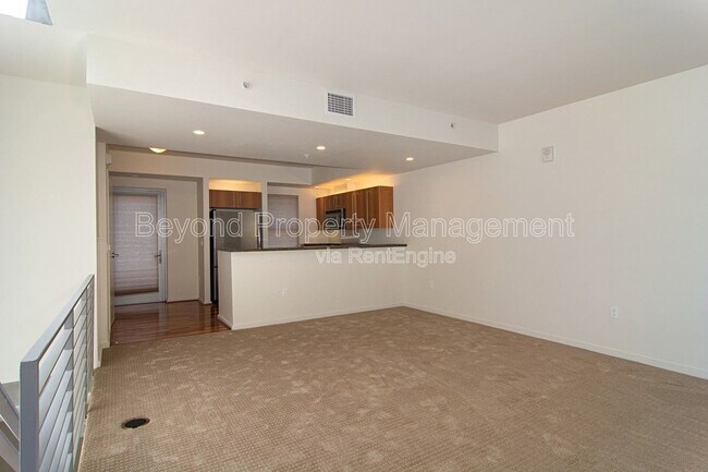 Building Photo - 321 Tenth Avenue