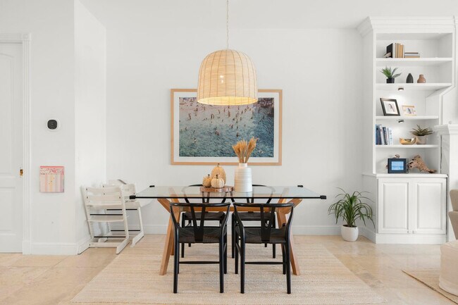 Building Photo - 2739 NE 15th St