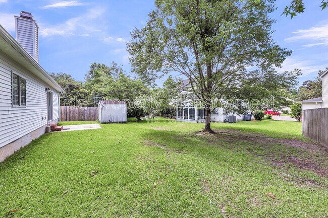 Building Photo - 8078 Old Hazelwood Rd