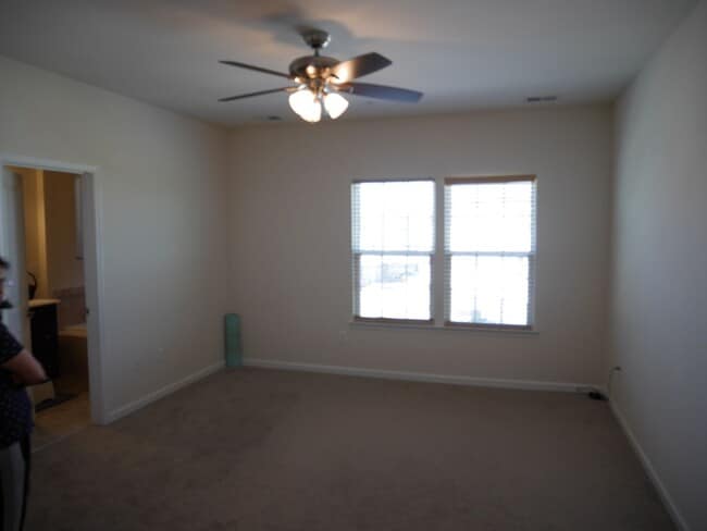 Building Photo - SPACIOUS 4 Bedroom Townhome-Owings Mills, MD