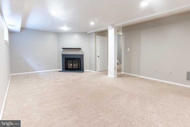 Building Photo - 8020 Bethelen Woods Ln
