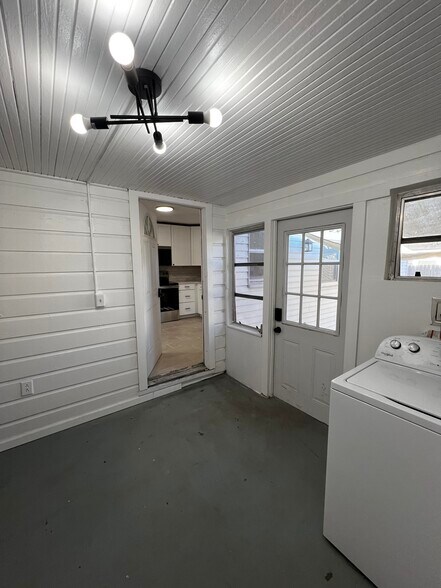 Building Photo - 3730 3rd Ave N