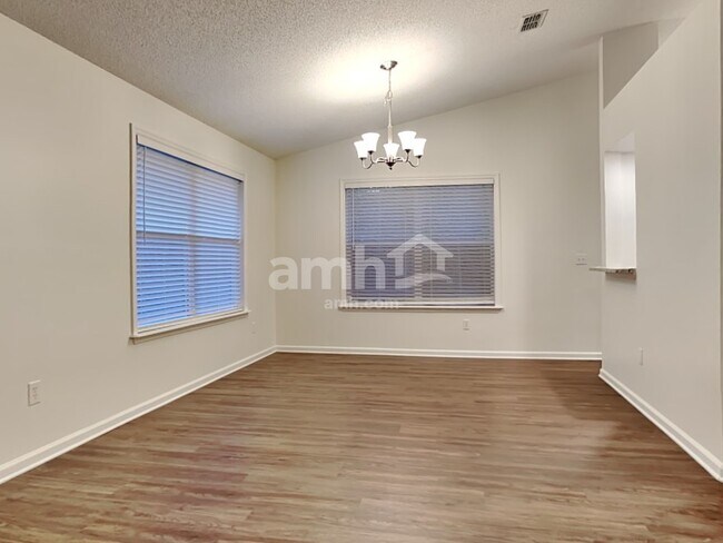 Building Photo - 279 Willow Green Dr