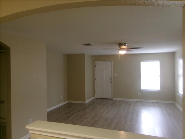 Building Photo - 17611 Wiseman Dr