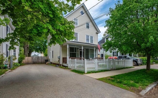 Building Photo - 301 Richards Ave