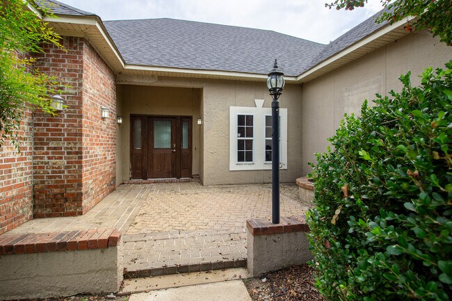 Building Photo - 108 Blue Heron Point