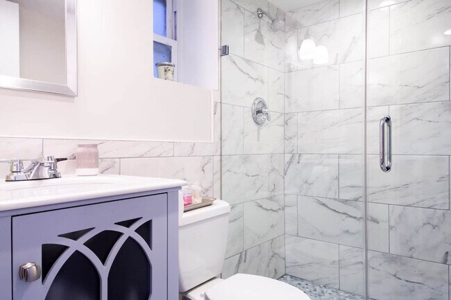 Building Photo - 601 N West St