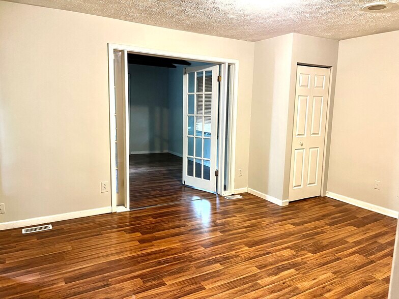 Building Photo - 3056 Dale Hollow Dr